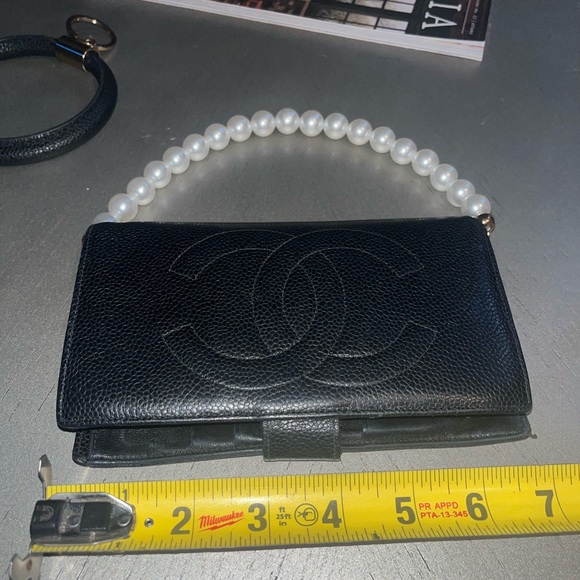Chanel Black Leather Wallet with Pearl Handle - Picture 3 of 12